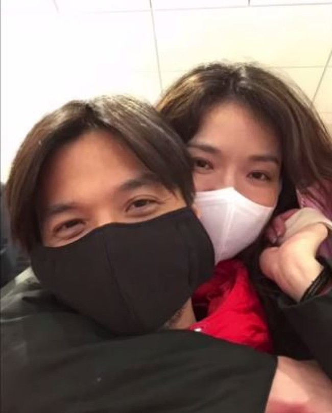 Những bức ảnh ri&ecirc;ng tư chưa bao giờ c&ocirc;ng bố của Thư Kỳ v&agrave; bạn trai tin đồn 20 năm - Ảnh 11.