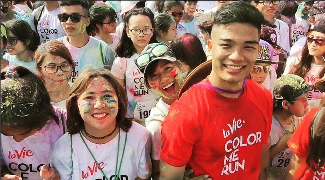 Có một đội quân áo đỏ trẻ-khỏe-trâu đằng sau mỗi Đường chạy Color Me Run - Ảnh 3.