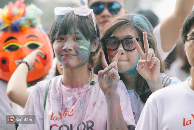 Color me run: Nơi dễ nhất để gặp những cô nàng vừa xinh, vừa chất đúng chuẩn thời đại mới! - Ảnh 11.