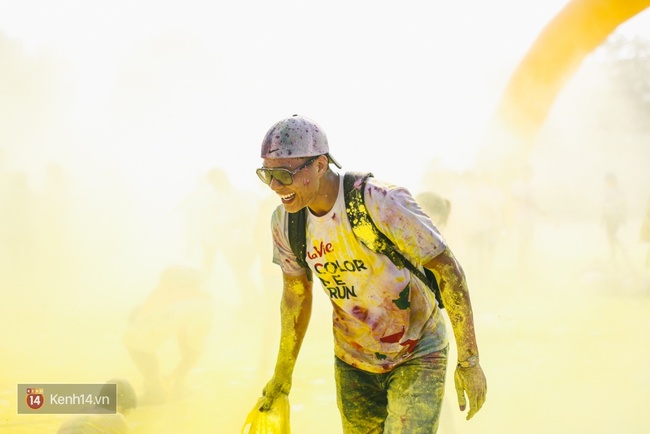 Chùm ảnh: Đi Lavie Color me run Hà Nội, có đôi thì rất vui mà đông bạn bè thì càng đã! - Ảnh 22.