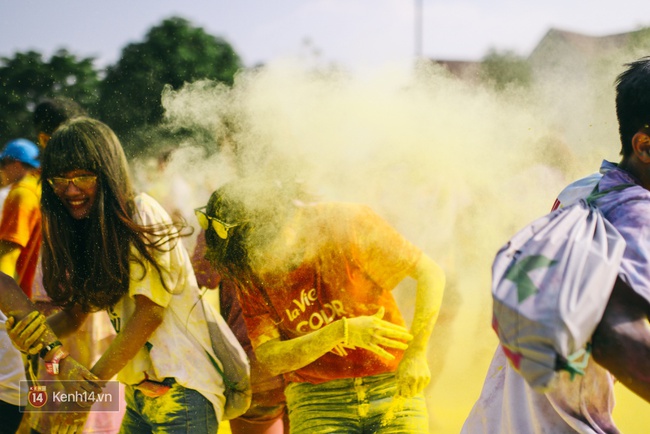 Chùm ảnh: Đi Lavie Color me run Hà Nội, có đôi thì rất vui mà đông bạn bè thì càng đã! - Ảnh 4.