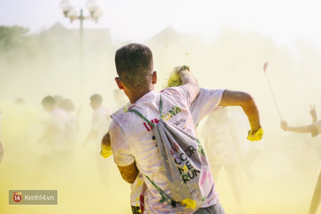 Chùm ảnh: Đi Lavie Color me run Hà Nội, có đôi thì rất vui mà đông bạn bè thì càng đã! - Ảnh 26.