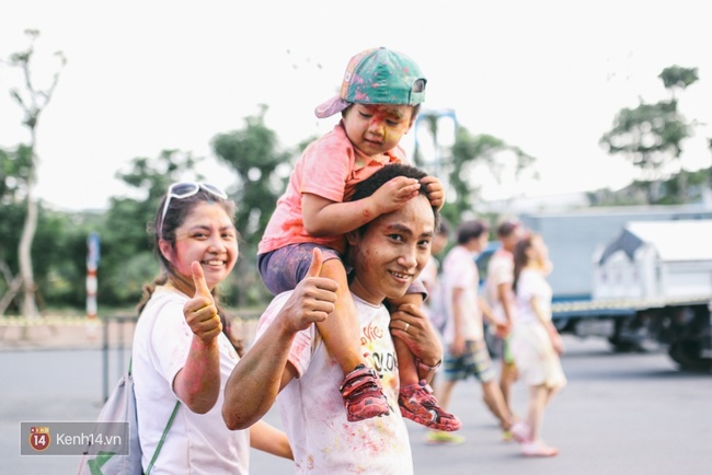 Chùm ảnh: Đi Lavie Color me run Hà Nội, có đôi thì rất vui mà đông bạn bè thì càng đã! - Ảnh 34.