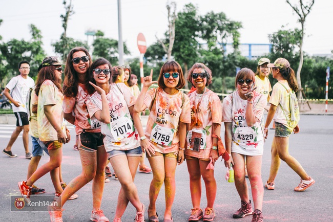 Color me run: Nơi dễ nhất để gặp những cô nàng vừa xinh, vừa chất đúng chuẩn thời đại mới! - Ảnh 1.