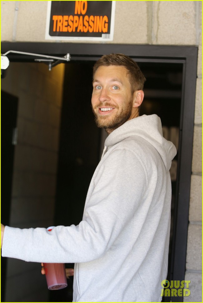 Calvin Harris lần đầu l&ecirc;n tiếng sau khi Taylor Swift lộ ảnh h&ocirc;n Tom Hiddleston - Ảnh 1.