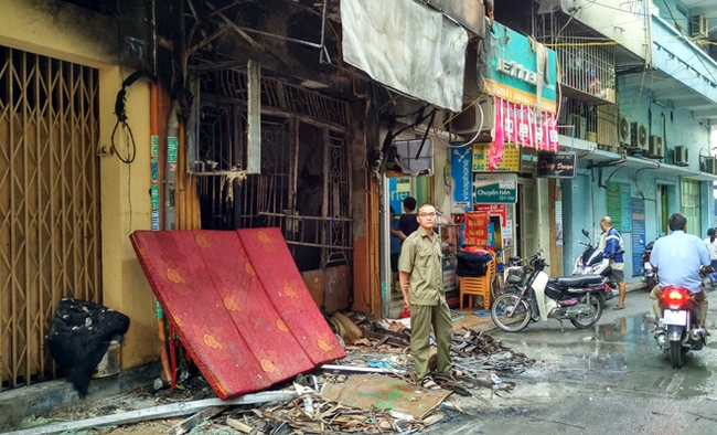 Vụ ch&aacute;y l&agrave;m 6 người chết thảm: T&ocirc;i thấy họ hoảng loạn nhảy xuống đất, g&atilde;y tay ch&acirc;n - Ảnh 2.