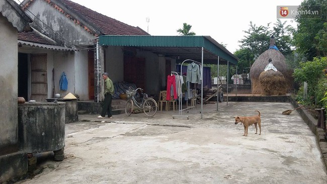Mẹ nam thanh ni&ecirc;n chặt tay: Chắc kh&ocirc;ng c&oacute; việc l&agrave;m n&ecirc;n con t&ocirc;i như vậy - Ảnh 2.