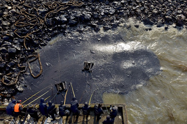Loạt ảnh chấn động cho thấy đại dương đang trở thành hố rác khổng lồ của nhân loại - Ảnh 23.