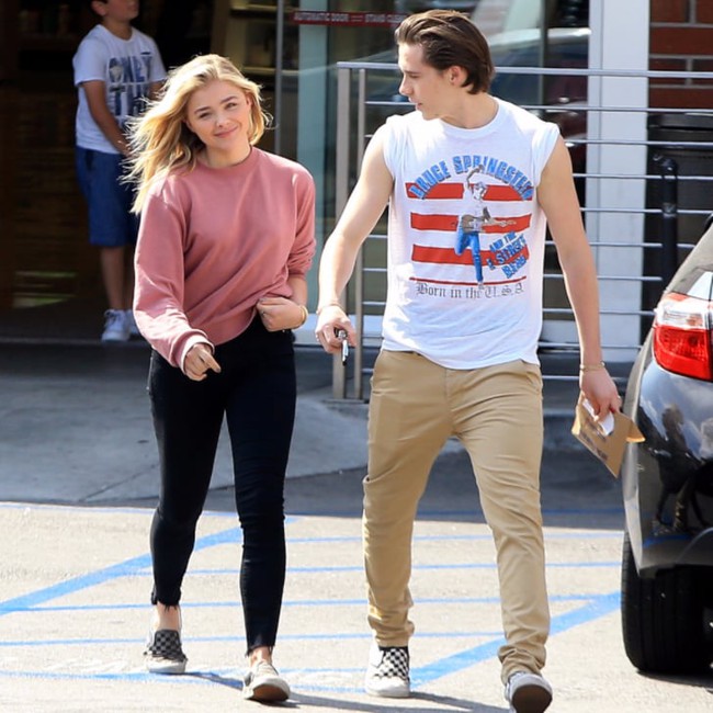 Đ&acirc;y l&agrave; l&yacute; do v&igrave; sao Brooklyn Beckham v&agrave; Chloe Moretz chia tay - Ảnh 1.
