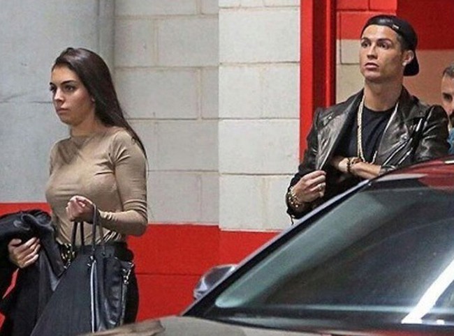 Yêu triệu phú Ronaldo, nhưng Georgina Rodriguez vẫn phải kiếm tiền bằng công việc khó tin này - Ảnh 7.