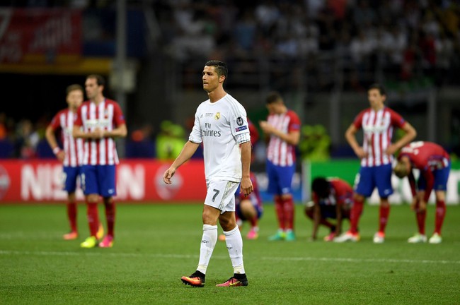 Cristiano Ronaldo: Cái giá ngọt ngào của vinh quang - Ảnh 2.