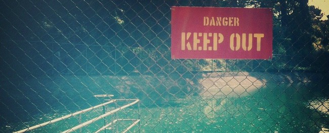 Nghi&ecirc;n cứu chứng minh t&ograve; m&ograve; l&agrave; đức t&iacute;nh kinh khủng nhất của con người - Ảnh 1.