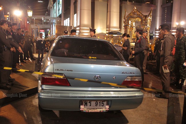 Xe lao v&agrave;o đền Erawan tại trung t&acirc;m Bangkok, 6 người bị thương - Ảnh 4.