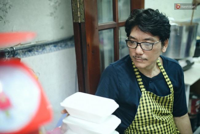 S&agrave;i G&ograve;n: H&agrave;ng m&igrave; &Yacute; chất lượng 5 sao gi&aacute; chỉ 25k của người bếp trưởng bị liệt nửa người - Ảnh 9.