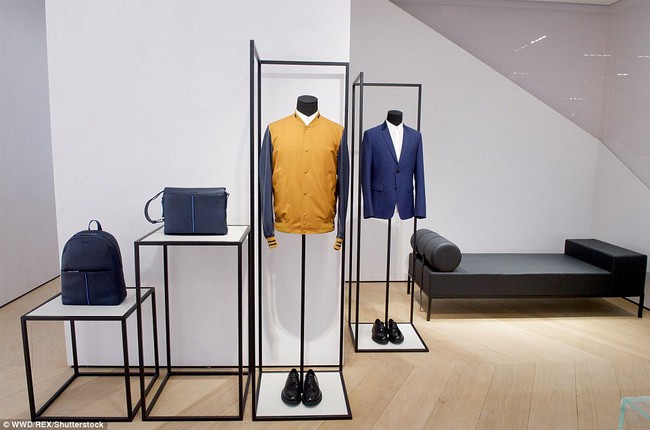 V&eacute;n m&agrave;n b&iacute; ẩn: C&oacute; g&igrave; b&ecirc;n trong một Boutique cao cấp của Dior? - Ảnh 17.