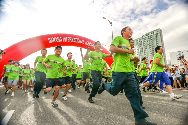 Không cần là VĐV chuyên nghiệp bạn vẫn có thể tham gia đường chạy Marathon đẹp nhất Việt Nam - Ảnh 2.