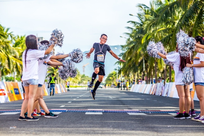 Không cần là VĐV chuyên nghiệp bạn vẫn có thể tham gia đường chạy Marathon đẹp nhất Việt Nam - Ảnh 5.