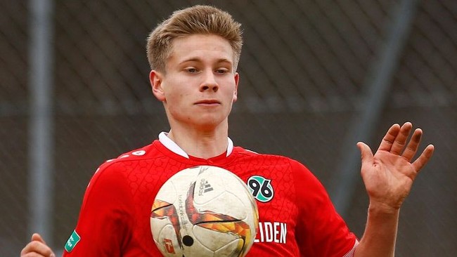 Cầu thủ trẻ người Đức qua đời vì tai nạn giao thông - Ảnh 2.