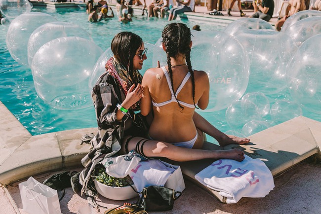 Tiệc bể bơi Coachella - Nơi có những cô nàng sexy nhất thế giới! - Ảnh 6.