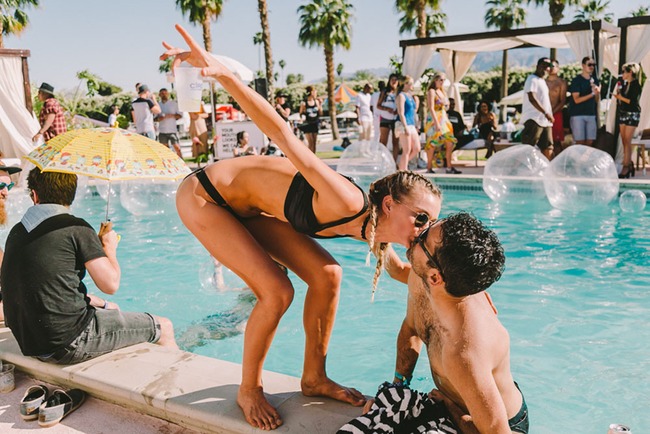 Tiệc bể bơi Coachella - Nơi có những cô nàng sexy nhất thế giới! - Ảnh 8.