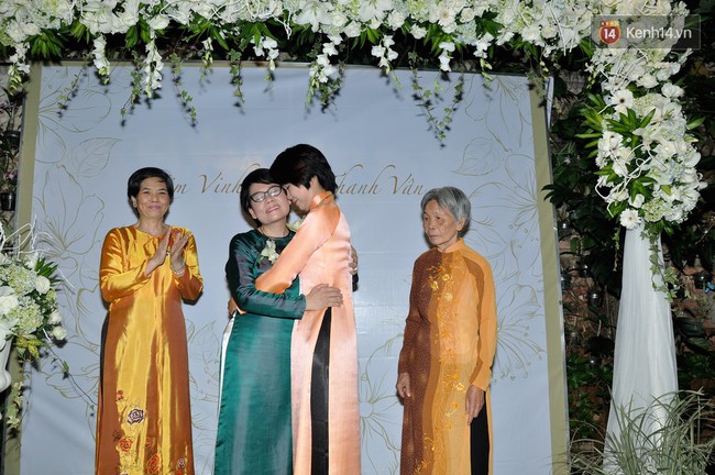 C&acirc;u chuyện t&igrave;nh đằng sau lễ cưới ấm &aacute;p của hai người phụ nữ ở S&agrave;i G&ograve;n - Ảnh 1.