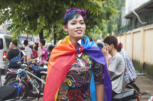 Cộng đồng LGBT Hà Nội tưng bừng đạp xe diễu hành trong ngày hội Viet Pride - Ảnh 3.