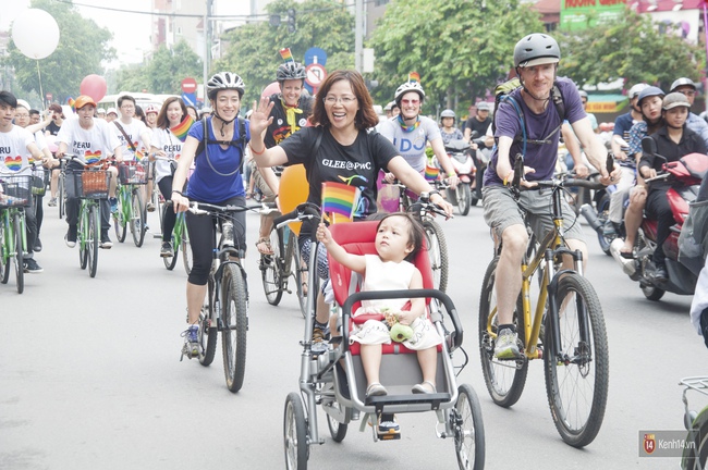 Cộng đồng LGBT Hà Nội tưng bừng đạp xe diễu hành trong ngày hội Viet Pride - Ảnh 7.