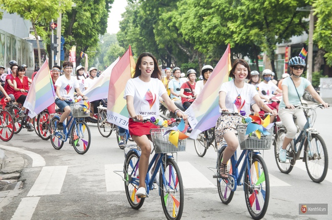 Cộng đồng LGBT Hà Nội tưng bừng đạp xe diễu hành trong ngày hội Viet Pride - Ảnh 9.