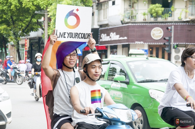 Cộng đồng LGBT Hà Nội tưng bừng đạp xe diễu hành trong ngày hội Viet Pride - Ảnh 10.