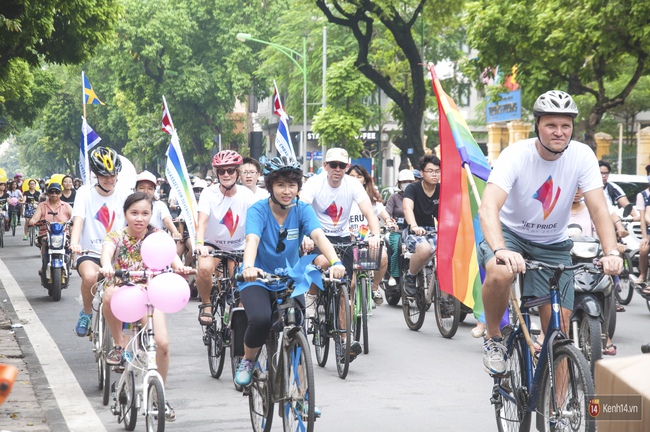 Cộng đồng LGBT Hà Nội tưng bừng đạp xe diễu hành trong ngày hội Viet Pride - Ảnh 8.