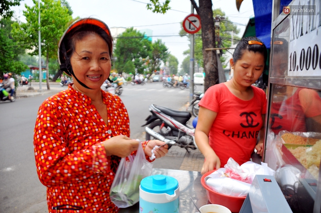 Xôi nhà xác -  Nghe thì sởn da gà nhưng lúc nào cũng nườm nượp khách - Ảnh 12.