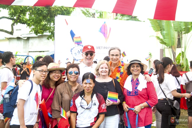 Cộng đồng LGBT Hà Nội tưng bừng đạp xe diễu hành trong ngày hội Viet Pride - Ảnh 13.