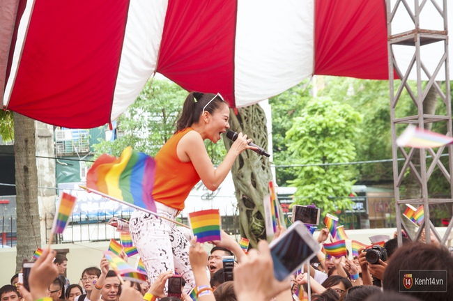 Cộng đồng LGBT Hà Nội tưng bừng đạp xe diễu hành trong ngày hội Viet Pride - Ảnh 14.