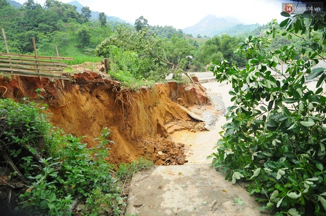 Khung cảnh tan hoang ở Bát Xát sau trận lũ kinh hoàng - Ảnh 1.