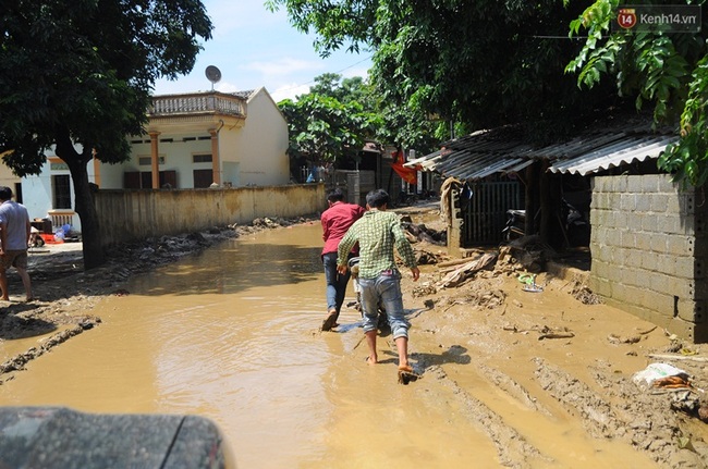 Khung cảnh tan hoang ở Bát Xát sau trận lũ kinh hoàng - Ảnh 18.