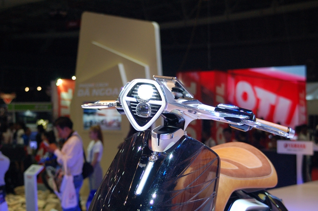 Yamaha vừa giới thiệu mẫu xe tay ga concept cực kỳ kh&aacute;c biệt, thiết kế qu&aacute; sức độc đ&aacute;o - Ảnh 5.