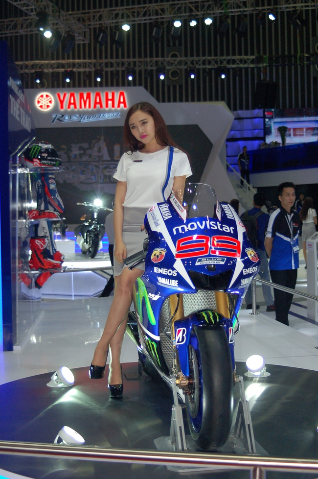 Yamaha vừa giới thiệu mẫu xe tay ga concept cực kỳ kh&aacute;c biệt, thiết kế qu&aacute; sức độc đ&aacute;o - Ảnh 11.