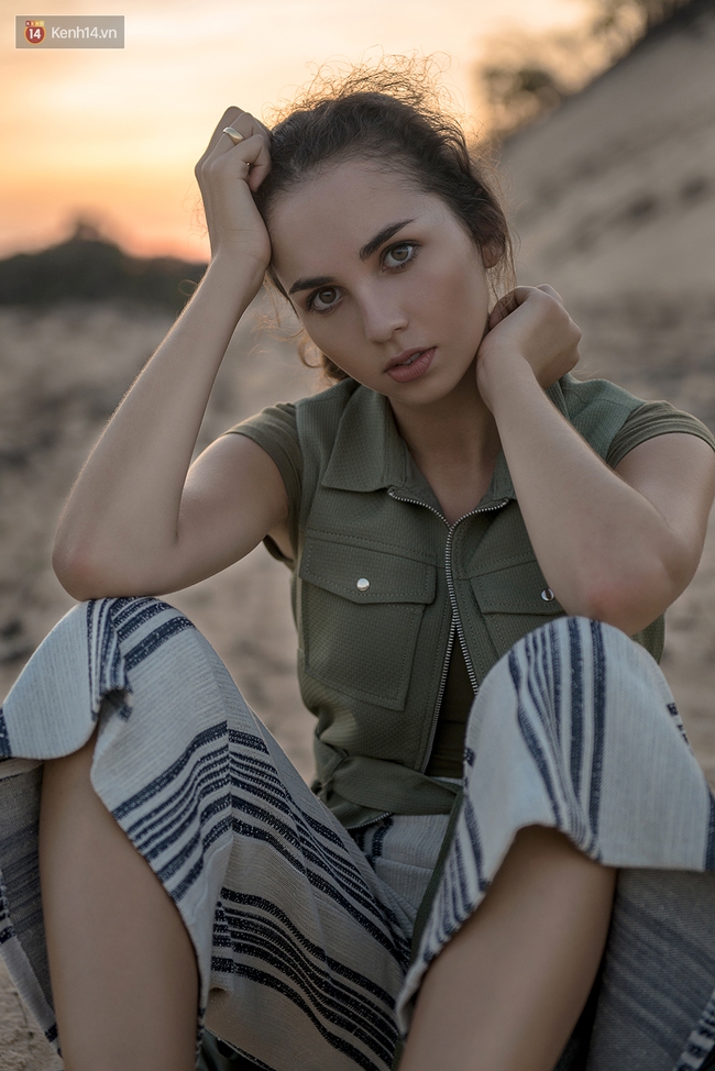 Mặc g&igrave; khi bạn đ&atilde; ch&aacute;n style đơn giản v&agrave; b&aacute;nh b&egrave;o? - Ảnh 14.