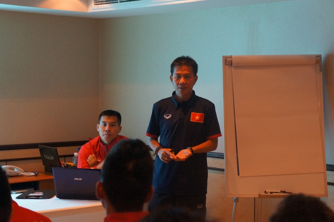 Nươc chủ nhà liên tiếp chơi bẩn U19 Việt Nam trước trận tứ kết lịch sử - Ảnh 4.