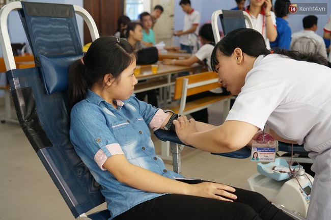 Huế: 1.500 sinh viên trường Y hiến máu cứu người - Ảnh 4.