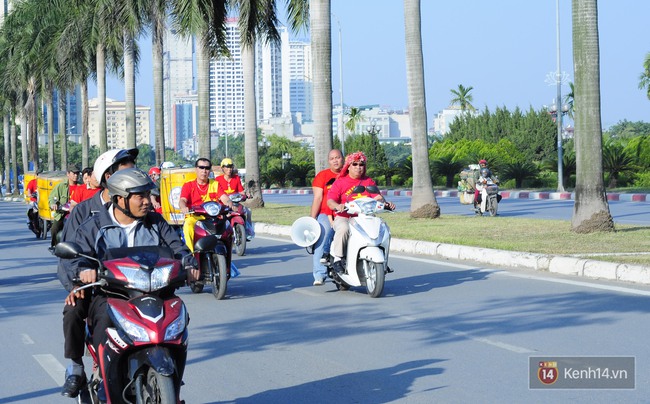 2 tiếng trước giờ bóng lăn, chảo lửa Mỹ Đình đã nóng thế này đây! - Ảnh 1.