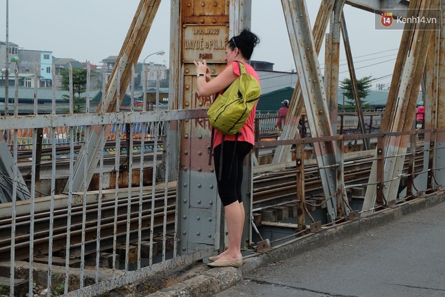 H&agrave; Nội: H&atilde;i h&ugrave;ng cảnh những con nghiện ti&ecirc;m ch&iacute;ch giữa ban ng&agrave;y ở cầu Long Bi&ecirc;n - Ảnh 19.