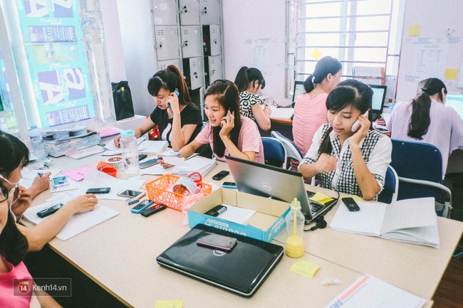 Người phụ nữ m&ugrave; v&agrave; những ng&agrave;y học việc ở Trung t&acirc;m của một &ocirc;ng chủ liệt hai ch&acirc;n - Ảnh 2.