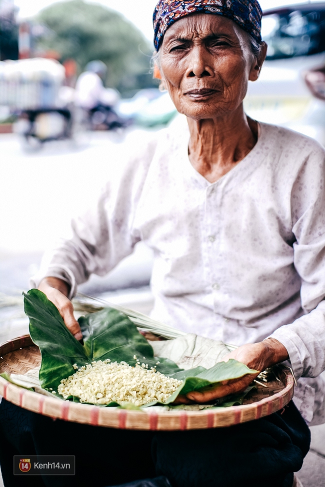 Thú vui thưởng thức cốm trái mùa của người Hà Nội - Ảnh 5.