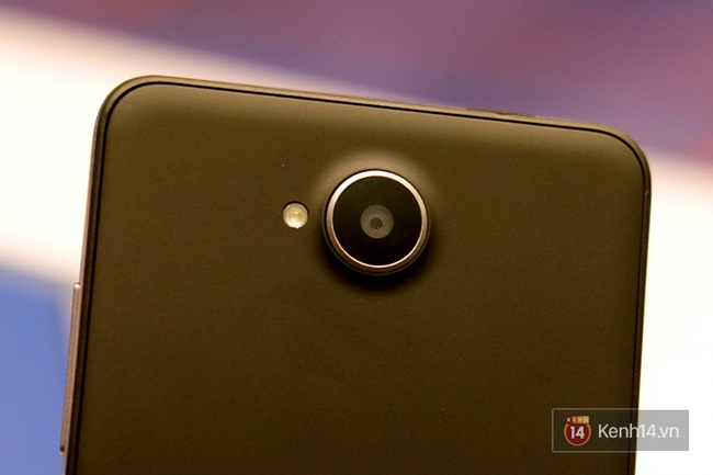 Đ&acirc;y l&agrave; c&uacute; đấm gi&aacute; 4 triệu của Microsoft nhắm thẳng smartphone Android tầm trung - Ảnh 5.
