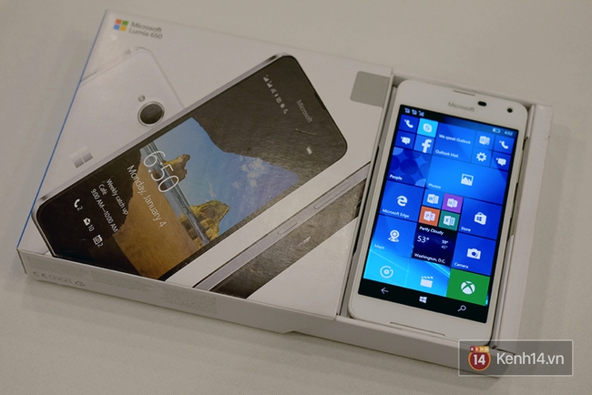 Đ&acirc;y l&agrave; c&uacute; đấm gi&aacute; 4 triệu của Microsoft nhắm thẳng smartphone Android tầm trung - Ảnh 1.