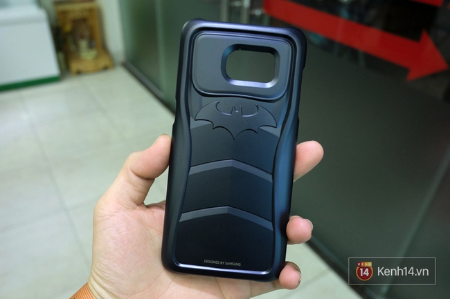 Batman thắng Superman l&agrave; nhờ chiếc smartphone m&agrave;u đen n&agrave;y - Ảnh 9.