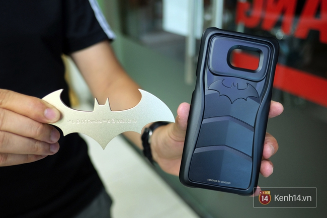 Batman thắng Superman l&agrave; nhờ chiếc smartphone m&agrave;u đen n&agrave;y - Ảnh 3.