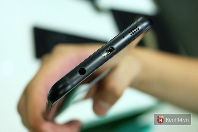 Batman thắng Superman l&agrave; nhờ chiếc smartphone m&agrave;u đen n&agrave;y - Ảnh 13.