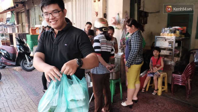 Vừa ăn vừa khóc với món xôi cay gần 50 năm luôn hút khách ở Sài Gòn - Ảnh 10.